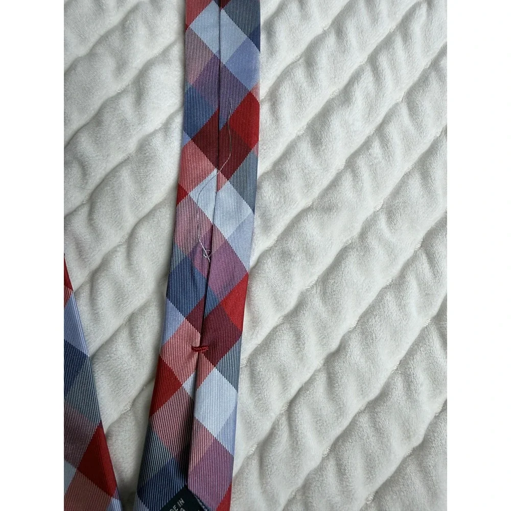 Tommy Hilfiger Mens Silk Necktie Red Blue Plaid Checkered Formal Business Tie